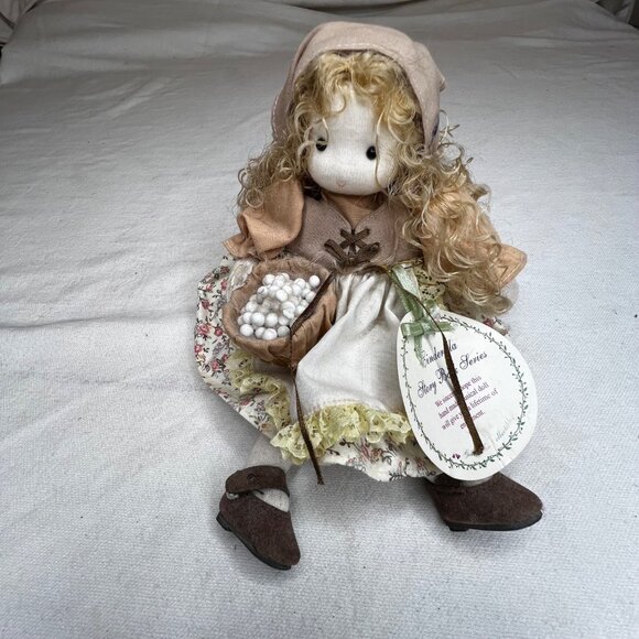 Set Of 3 Storybook Musical Dolls Dorothy Little Red Riding Hood Cinderella - Picture 9 of 16